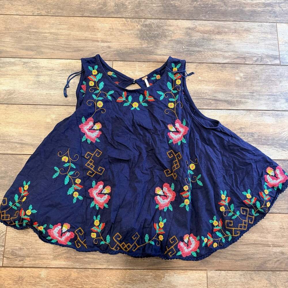 Free People Fun And Flirty Embroidered Top Size Large Blue